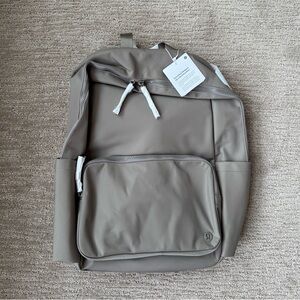 lululemon Everywhere Backpack 22L